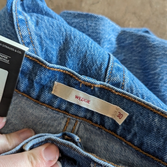 Levi's Straight Leg Wedgie Jeans - Picture 12 of 14